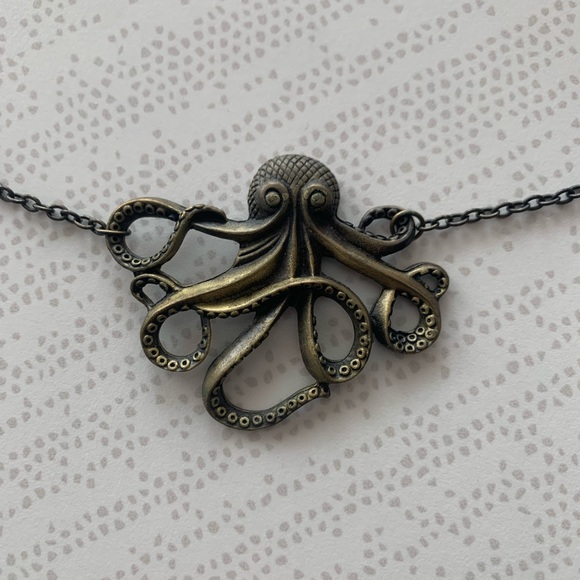 Octopus Necklace 🐙 - Picture 2 of 3